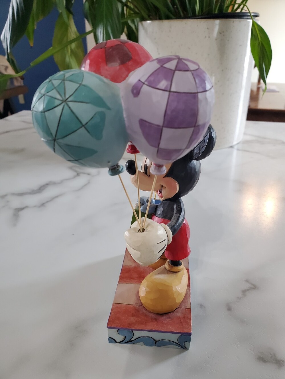 Mickey Mouse Cheerful Celebration Figurine - Picture 7 of 16